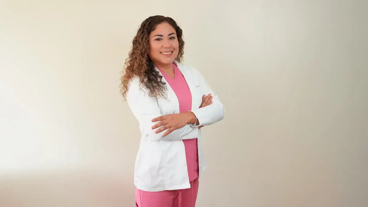Dra Alejandra Ulloa diseño de sonrisa en Miraflores